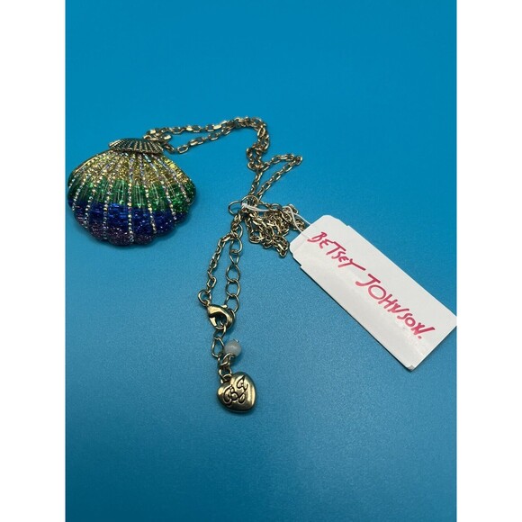 NWT Betsey Johnson Gold Tone Resin Glitter Rainbow Seashell Necklace - Picture 4 of 4